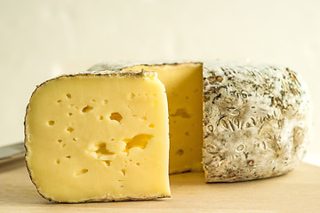 Image showing Tomette des Alpes, cheese of France