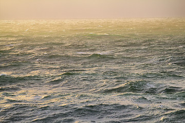 Image showing Arctic ocean, cold sun and fog