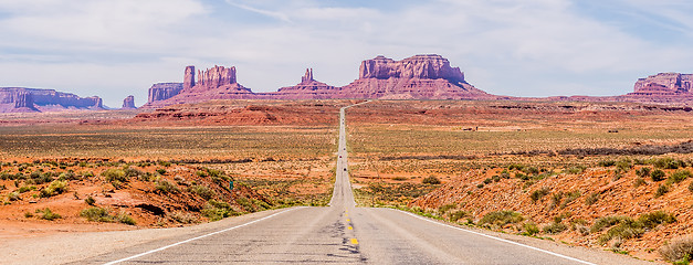 Image showing descending into Monument Valley at Utah  Arizona border 