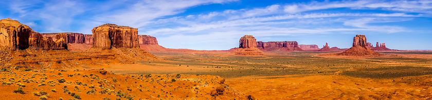 Image showing descending into Monument Valley at Utah  Arizona border 