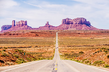 Image showing descending into Monument Valley at Utah  Arizona border 