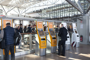 Image showing Lufthansa Check In Hamburg