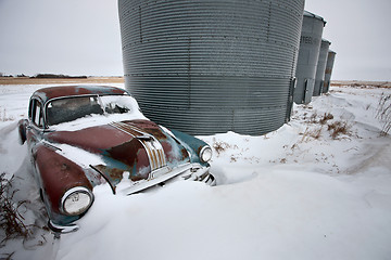 Image showing Antique abandoned car pontiac 