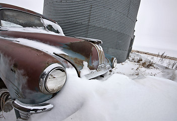 Image showing Antique abandoned car pontiac 