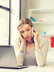 Image showing businesswoman with cell phone