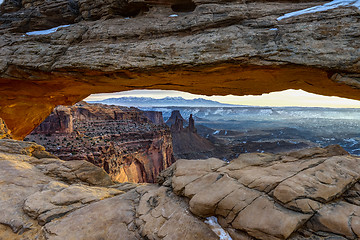 Image showing mesa arch, island in the sky, ut