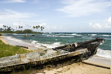 Image showing damaged boat on beach nicaragua