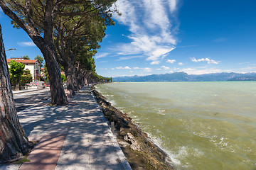 Image showing Pedestrian alley on the banks of Garda lake