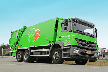 Image showing Mercedes-Benz Axor 2533 Refuse Truck