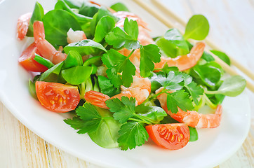 Image showing shrimps with salad