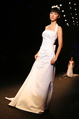 Image showing Wedding dress model walking the catwalk at Seoul Collection (Fas