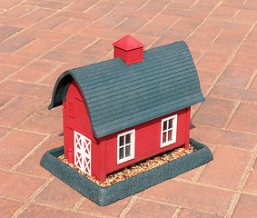 Image showing Little Red Barn