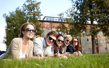 Image showing group of students or teenagers hanging out