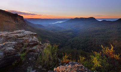 Image showing Sunrise over Jamison Valley Mt Solitary