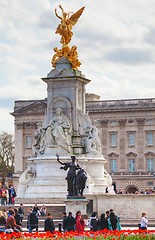 Image showing Queen Victoria memorial monument in front of the Buckingham pala