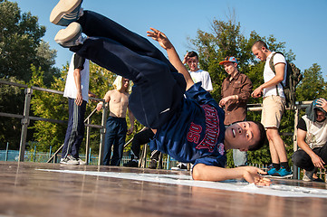 Image showing Young dancer break dance