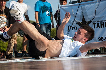 Image showing Young dancer break dance