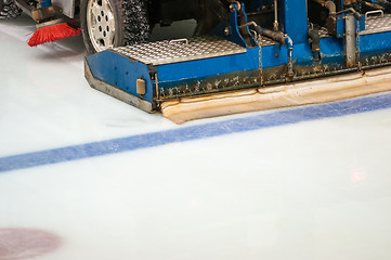 Image showing The machine for resurfacing ice in stadium