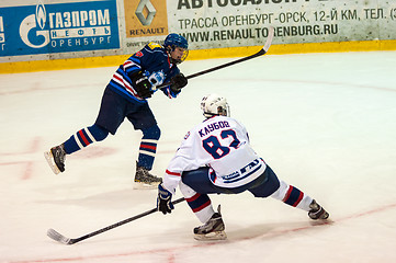 Image showing Hockey with the puck. 