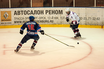 Image showing Hockey with the puck 