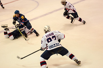 Image showing Hockey with the puck 