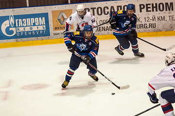 Image showing Hockey with the puck, 