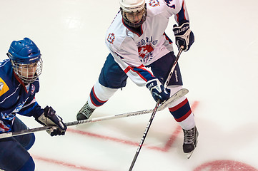 Image showing Hockey with the puck. 