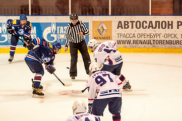 Image showing Hockey with the puck 