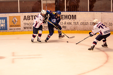 Image showing Hockey with the puck 