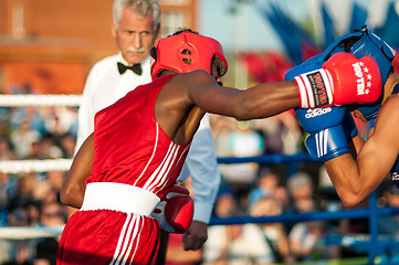 Image showing A boxing match between Alayn Limonta (Havana, Cuba) and Mamedov Gabil (Orenburg, Russia)