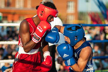 Image showing A boxing match between Alayn Limonta (Havana, Cuba) and Mamedov Gabil (Orenburg, Russia)