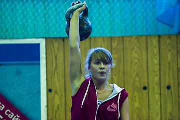 Image showing The girl in the kettlebell sport