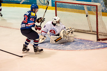 Image showing Hockey with the puck, 