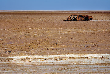 Image showing car roaring in chott el jarid