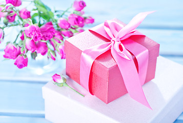 Image showing box for present