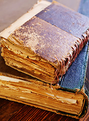 Image showing books