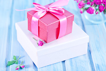 Image showing box for present