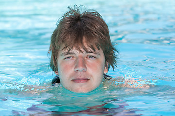 Image showing man  in a swimming pool 