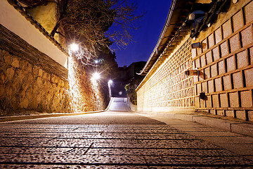 Image showing Bukchon Hanok historic district in Seoul, South Korea.