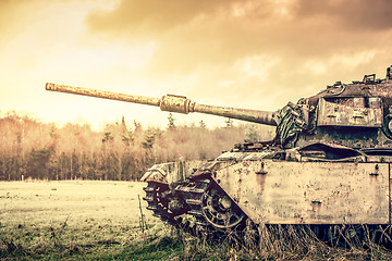 Image showing Big gun on a tank