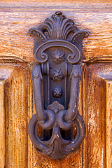 Image showing knocker in door closed  la boca