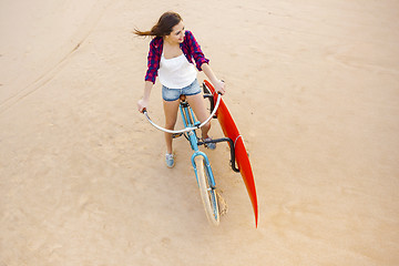 Image showing Going to Surf