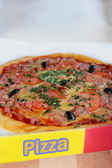 Image showing pizza in the delivery box