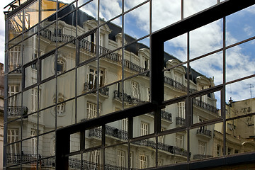 Image showing palace in a window in the centre  buenos aires 