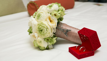 Image showing Bouquet of white roses