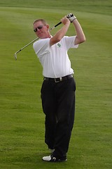 Image showing Male golfer playing