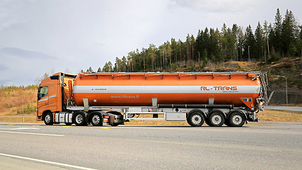 Image showing Volvo FH Semi Tanker for Bulk Transport