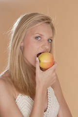 Image showing Woman with apple