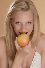 Image showing Woman with apple