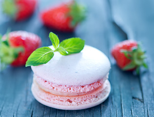 Image showing strawberry macaroons